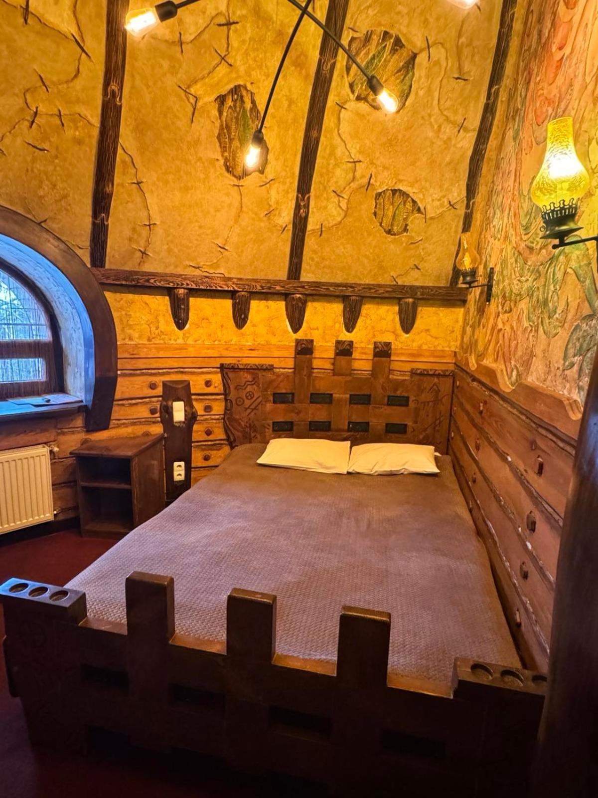 Hotel Veles Zolotonosha Экстерьер фото