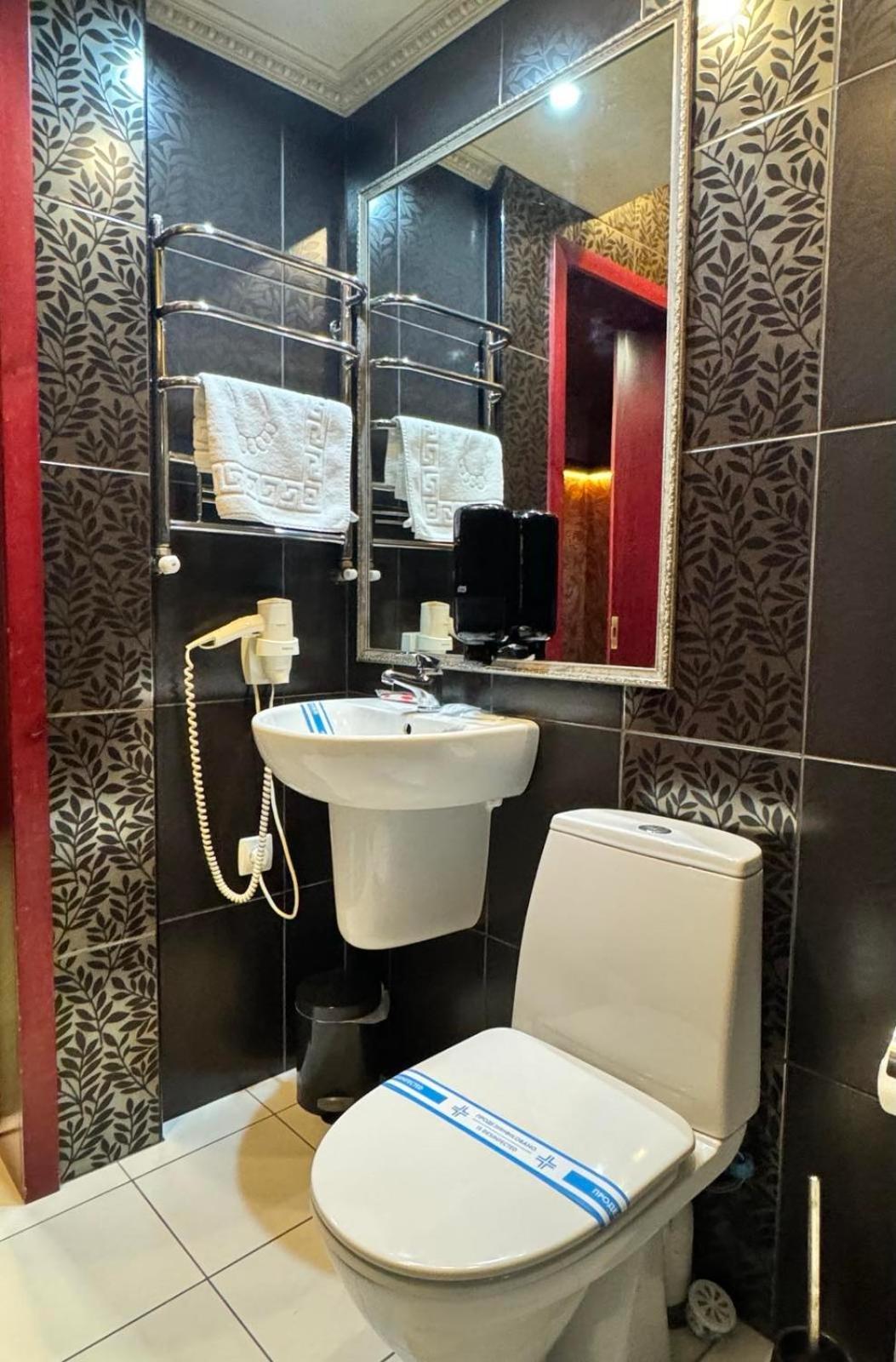 Hotel Veles Zolotonosha Экстерьер фото
