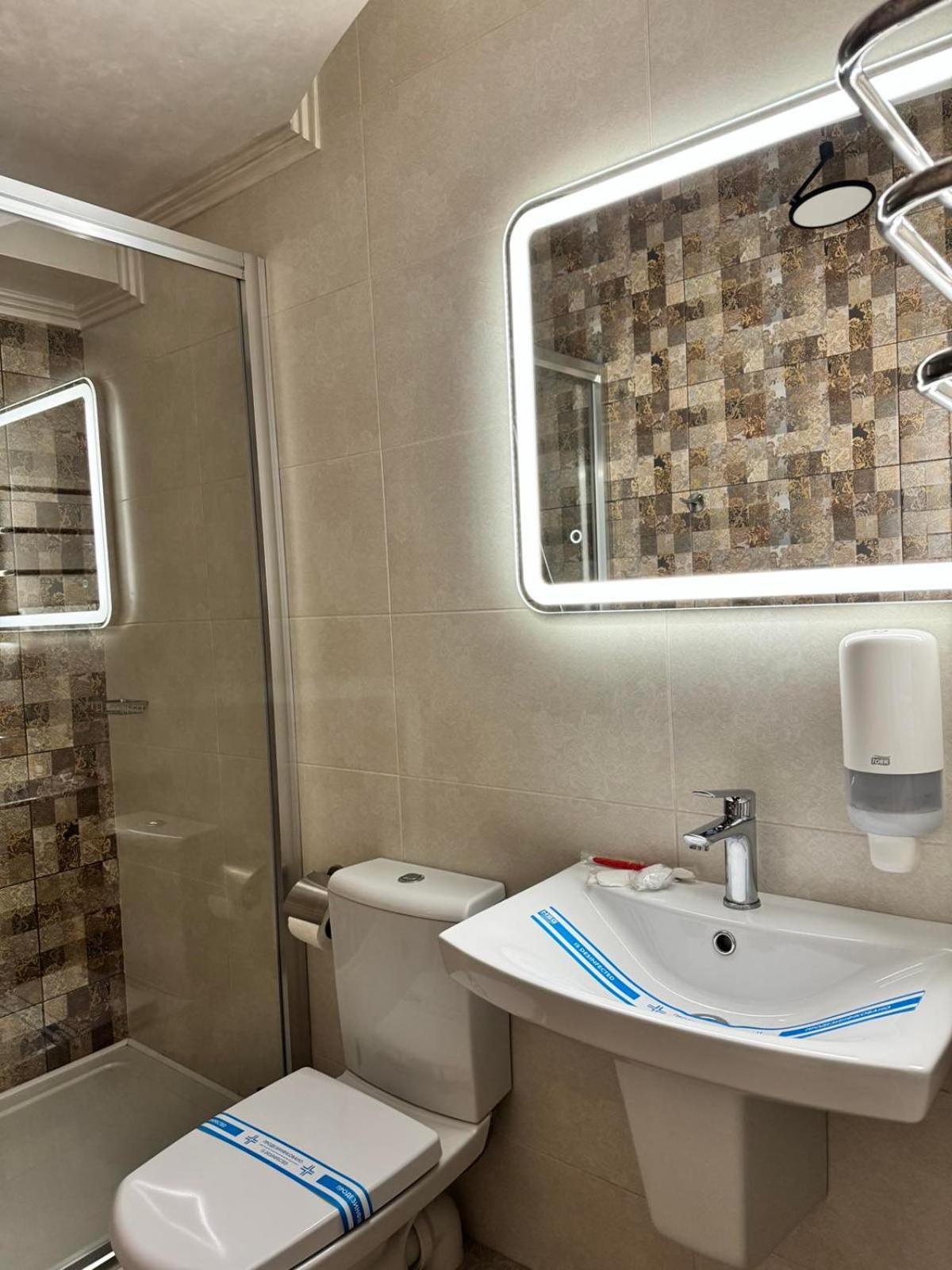 Hotel Veles Zolotonosha Экстерьер фото
