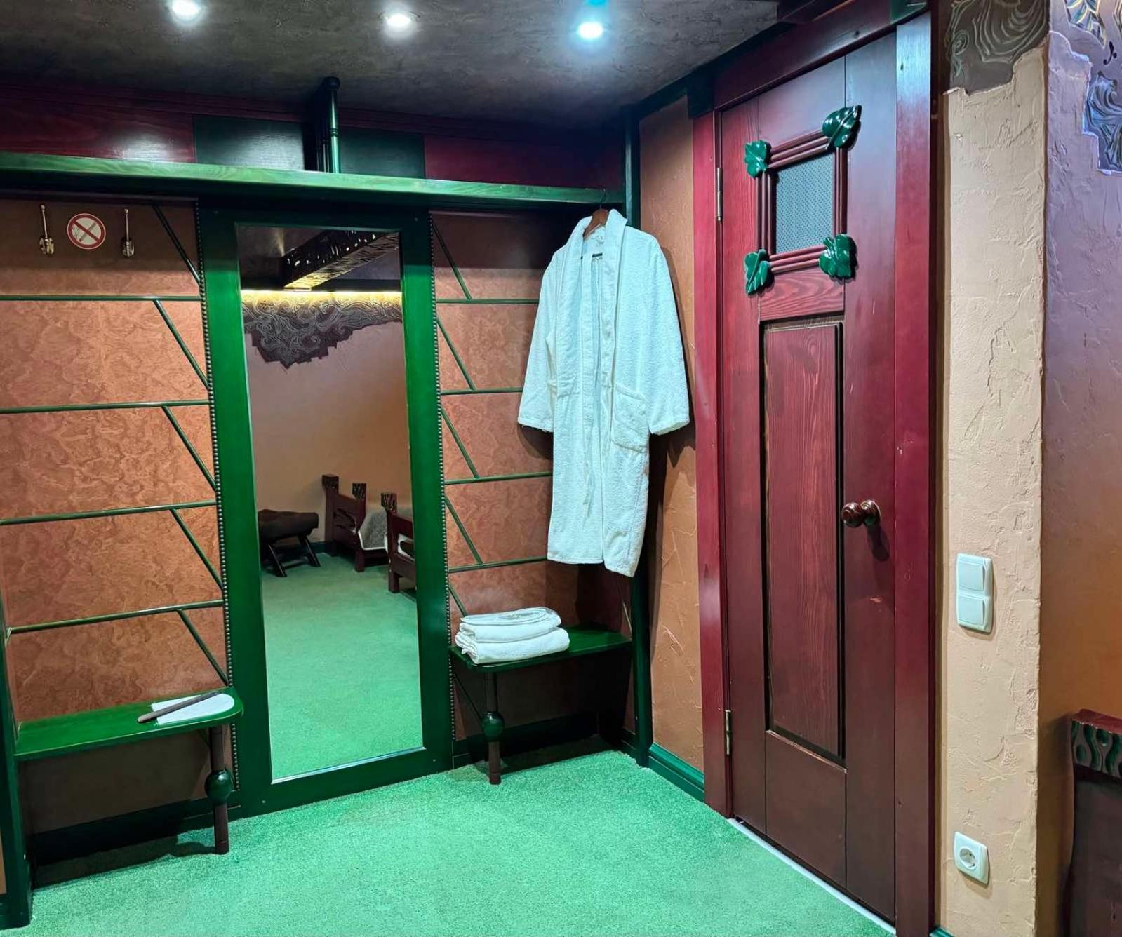 Hotel Veles Zolotonosha Экстерьер фото
