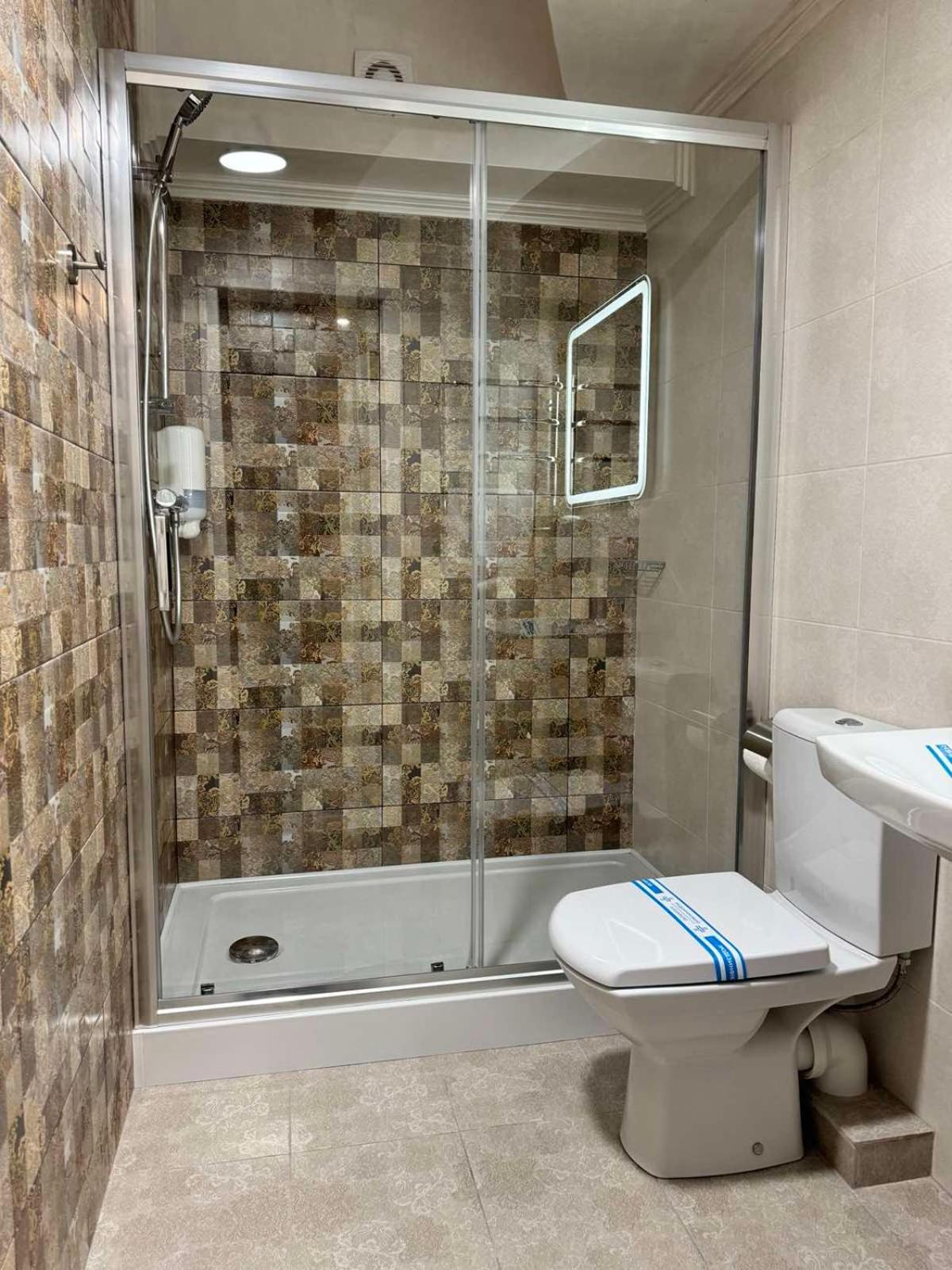 Hotel Veles Zolotonosha Экстерьер фото
