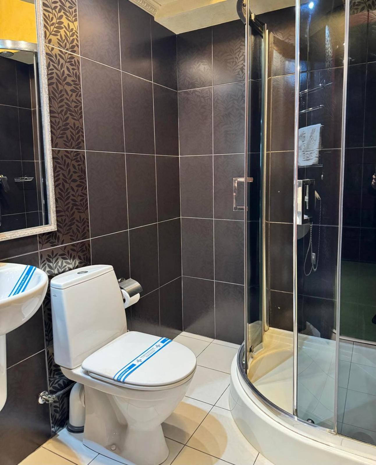Hotel Veles Zolotonosha Экстерьер фото