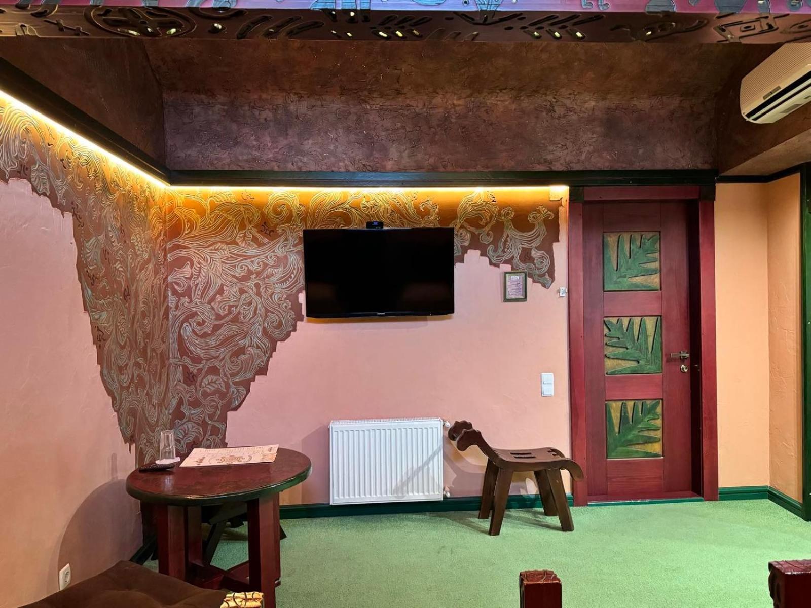 Hotel Veles Zolotonosha Экстерьер фото