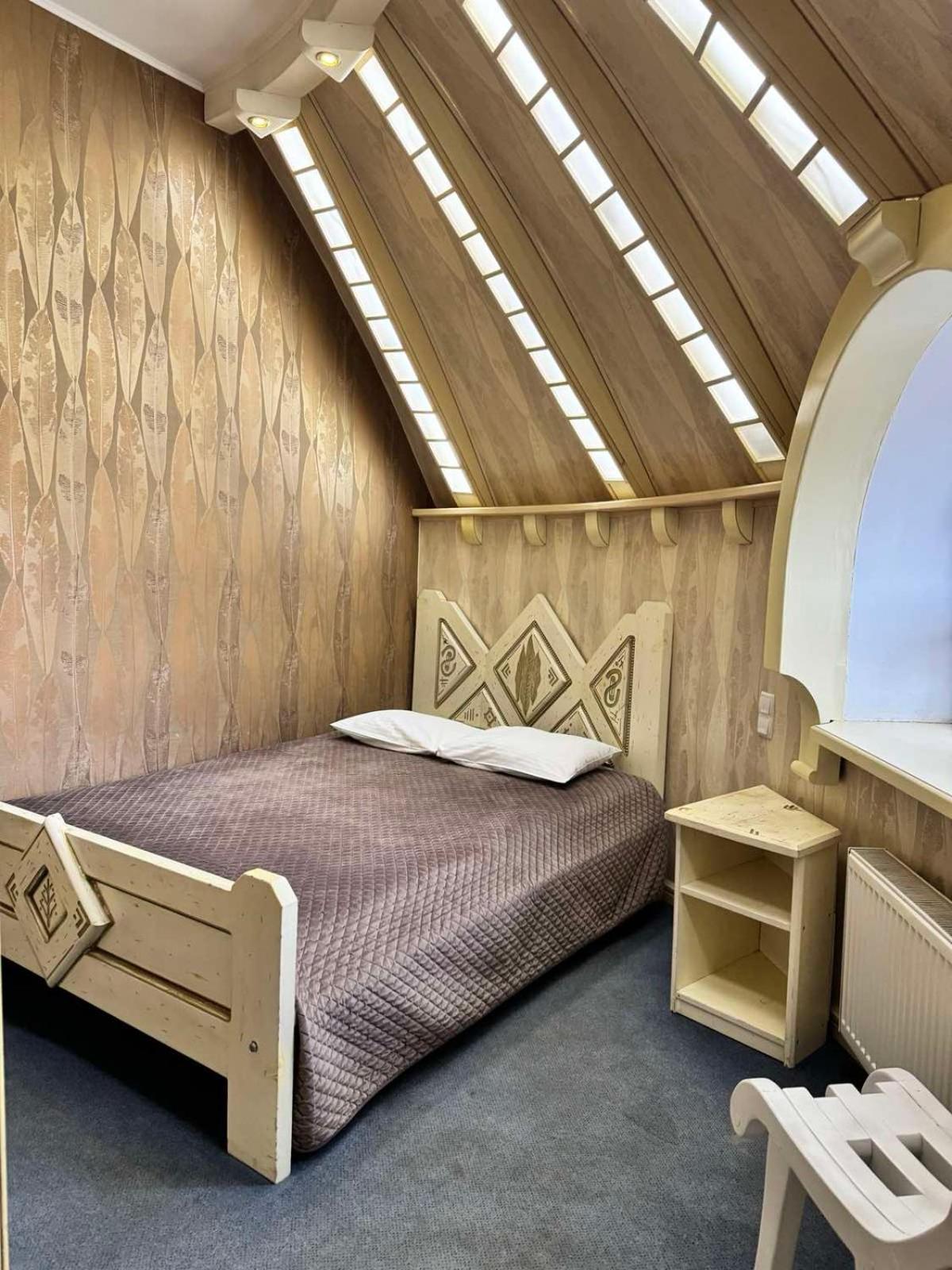Hotel Veles Zolotonosha Экстерьер фото
