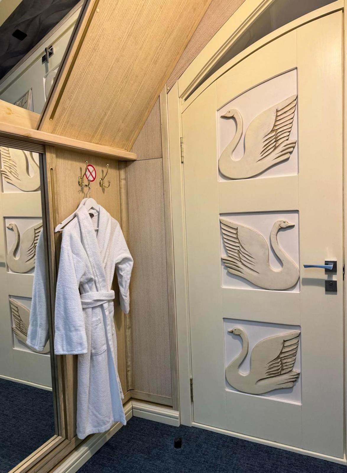 Hotel Veles Zolotonosha Экстерьер фото