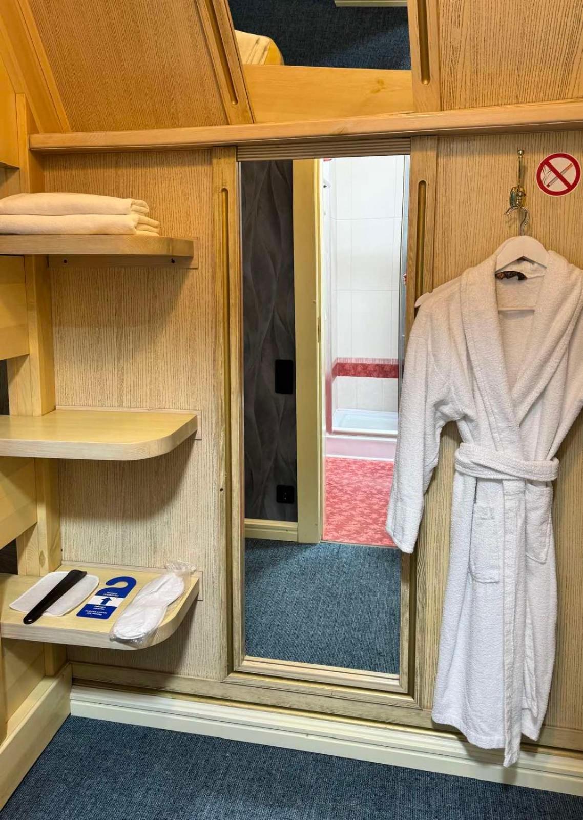 Hotel Veles Zolotonosha Экстерьер фото