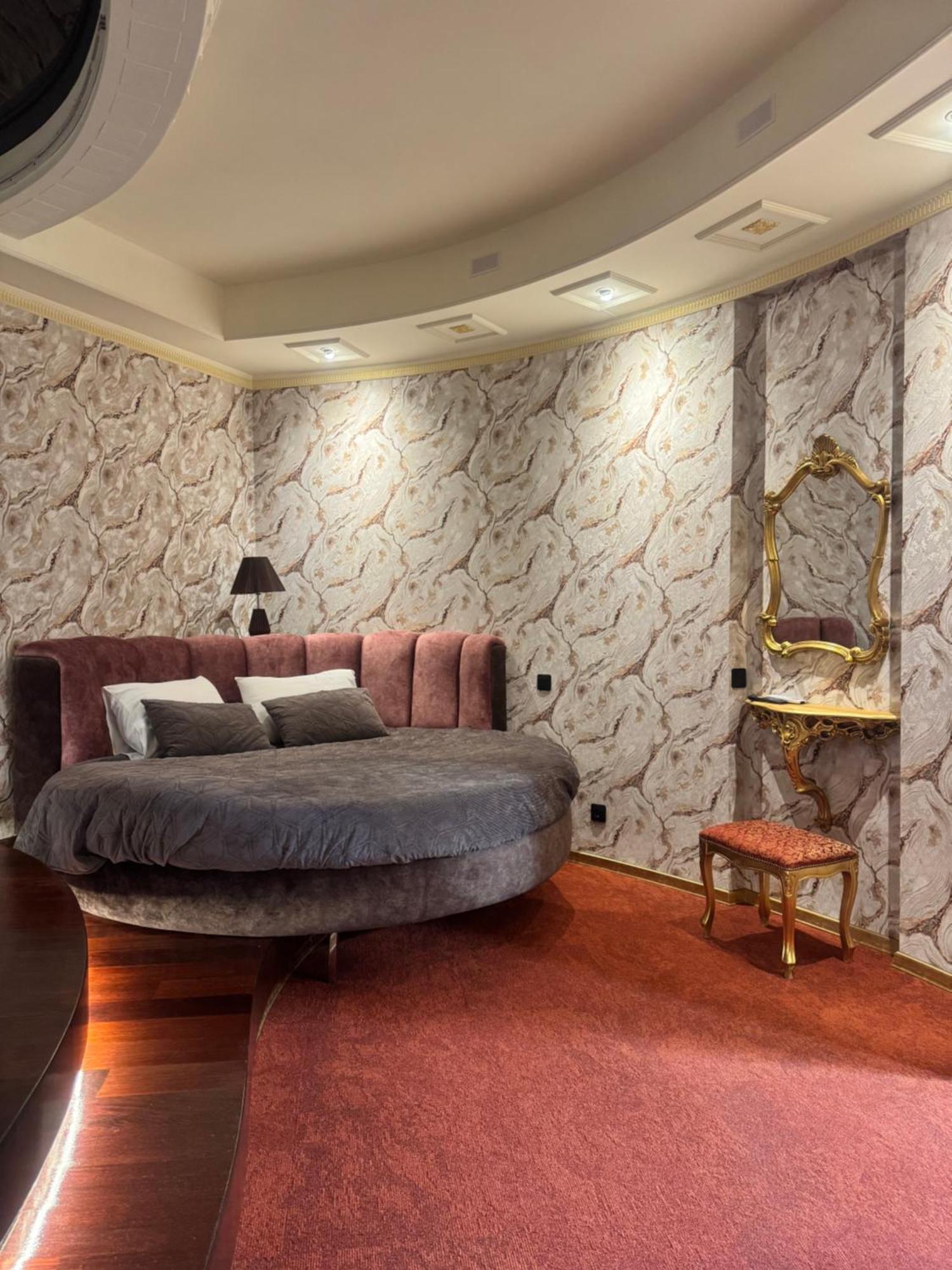 Hotel Veles Zolotonosha Экстерьер фото